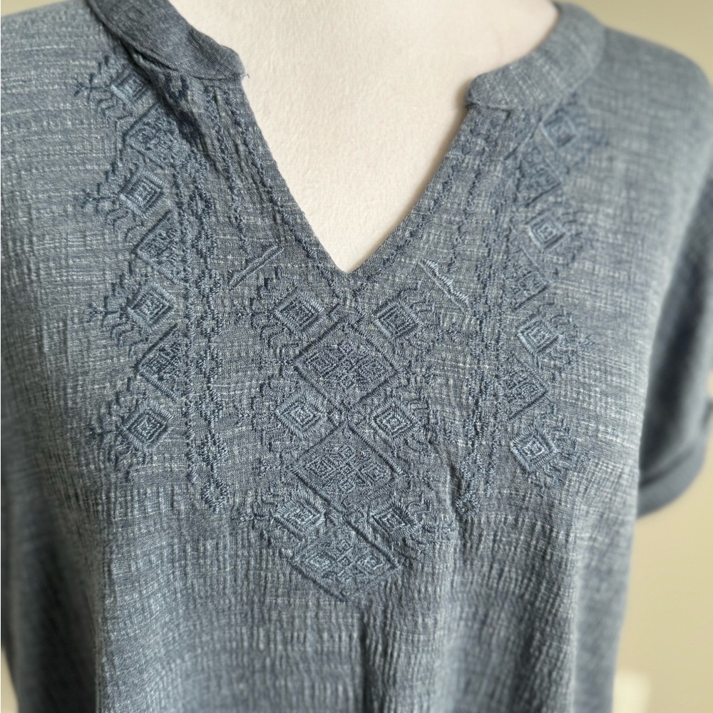 Cable & Gauge Textured Short Sleeve Blue Top Large - Picture 2 of 8
